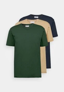 Pier One 3 Pack - T-Shirts - Khaki/Tan/Dark Blue -Moderne Klaer 0c35076ff08749278d2b17df3e7e328f