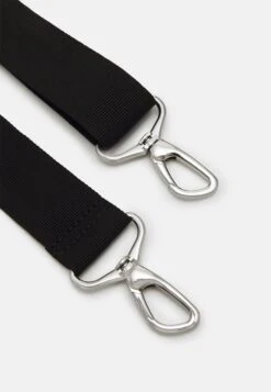 Pier One Unisex - Weekendveske - Black -Moderne Klaer 1305536ab04544d79aa0ad96e3fce40b