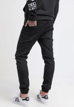 Pier One Jeans Slim Fit - Black 10 Pier One Jeans Slim Fit - Black -Moderne Klaer 1fb6bf592b514a82bee37c71309fd7e6