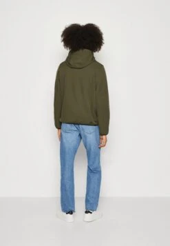 Pier One Regnjakke - Olive -Moderne Klaer 201a940e9ad84ffa9c0c24c0039d760e