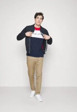 Moderne Klaer -Moderne Klaer 2853c230cbc74ba48abd84f402206b2a