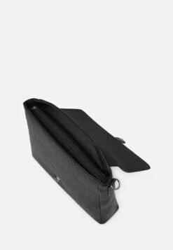 Pier One Stresskoffert - 802 - Black -Moderne Klaer 34245e0c16c84a0caa16492be5d4e473