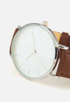 Pier One Unisex - Klokke - Brown 9 Pier One Unisex - Klokke - Brown -Moderne Klaer 4f1c6bbcacda485eb81e287421339e84