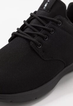 Pier One Joggesko - Black -Moderne Klaer 5b977568cb4345f1b339fc67e49ce87b