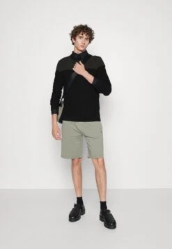 Pier One Strikkegenser - Green/Black -Moderne Klaer 61298a5f5f614c708e2883e2813213a0