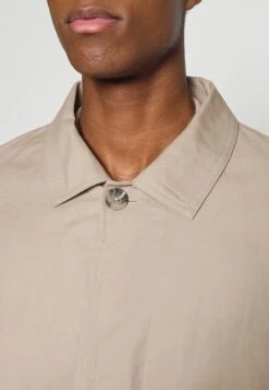 Pier One Commuter Coat- Kort Kåpe / Frakk - Tan -Moderne Klaer 64e4c0abaebf41b497d5537b02c36b22