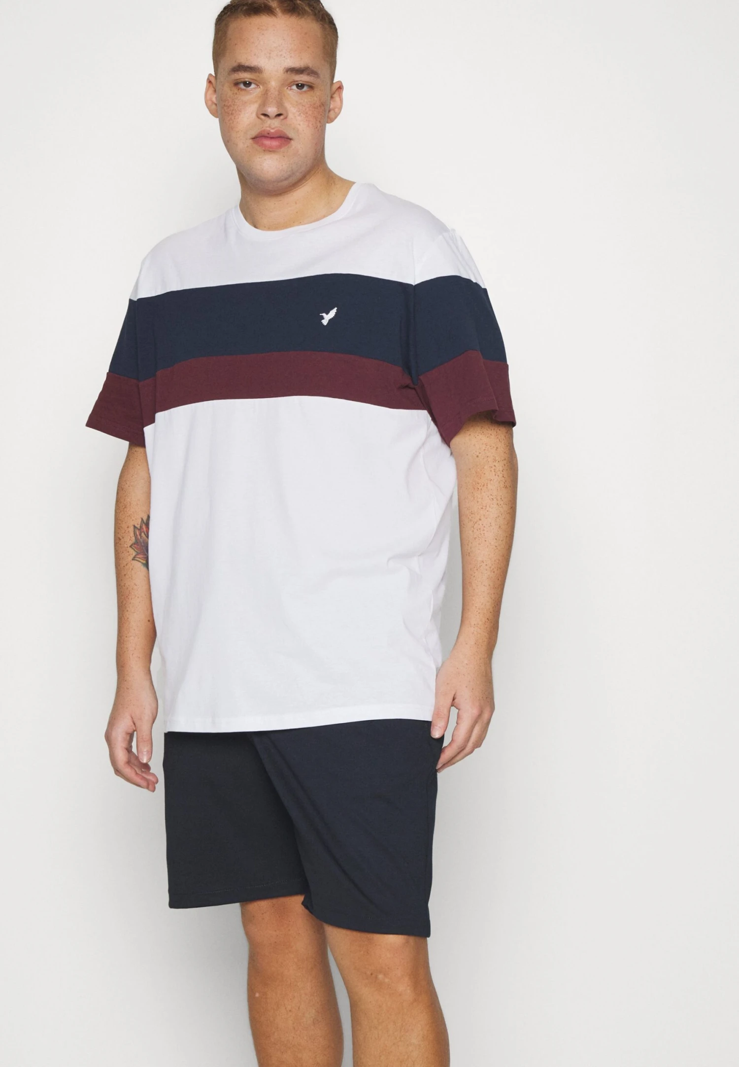 Pier One T-Shirts Med Print - White 6 Pier One T-Shirts Med Print - White - Bilde 4