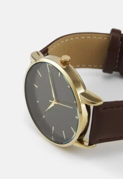 Pier One Klokke - Brown 9 Pier One Klokke - Brown -Moderne Klaer 72d2925f58f047d59e974d7b6a37ab59