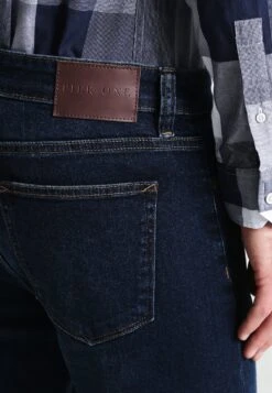 Pier One Basic - Jeans Straight Leg - Dark Blue Denim -Moderne Klaer 7aa5df5983c44365808e18ddcad2589e