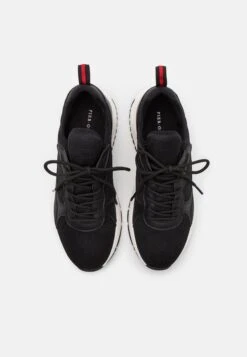 Pier One Unisex - Joggesko - Black -Moderne Klaer 7b4e6701f8fa4f62b8488bcda8bd464b