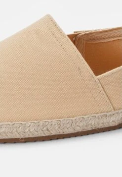 Pier One Rena Espadrille Unisex - Loafers - Beige 13 Pier One Rena Espadrille Unisex - Loafers - Beige -Moderne Klaer 7bf9f79cf7ad4df8a90b17f86d74fca8