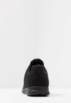 Pier One Joggesko - Black -Moderne Klaer 8c04451f4e72418c90d848f6c7b77d6d