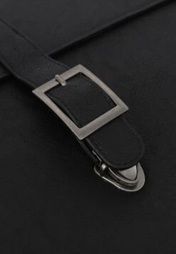 Pier One Stresskoffert - 802 - Black -Moderne Klaer a0daf5dc2db74fed92af0c067fd475b3