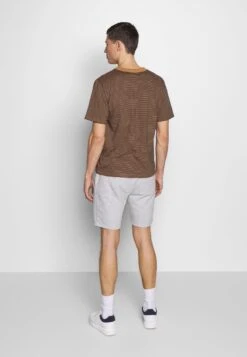 Pier One 2 Pack - Shorts -Light Grey /Black 12 Pier One 2 Pack - Shorts -Light Grey /Black -Moderne Klaer a95507bb1b644136a259c68258b032f4