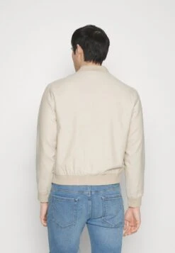 Pier One Bombejakke - Beige -Moderne Klaer ba865374a5974ac187bf6ede3af27cf5