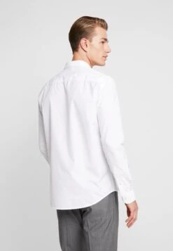 Pier One 2 Pack - Finskjorte - White/Light Blue 10 Pier One 2 Pack - Finskjorte - White/Light Blue -Moderne Klaer be6c104a9fb24ec4b7e3fbf862bb62fa