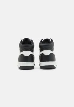 Pier One Høye Joggesko - White -Moderne Klaer c7d42de382f643bcb7b8e5bacedab58d