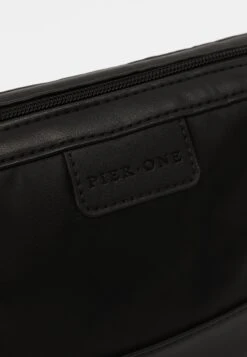 Pier One Toalettmappe - 802 - Black -Moderne Klaer cf12d478a183443c857f16359a1e1e13