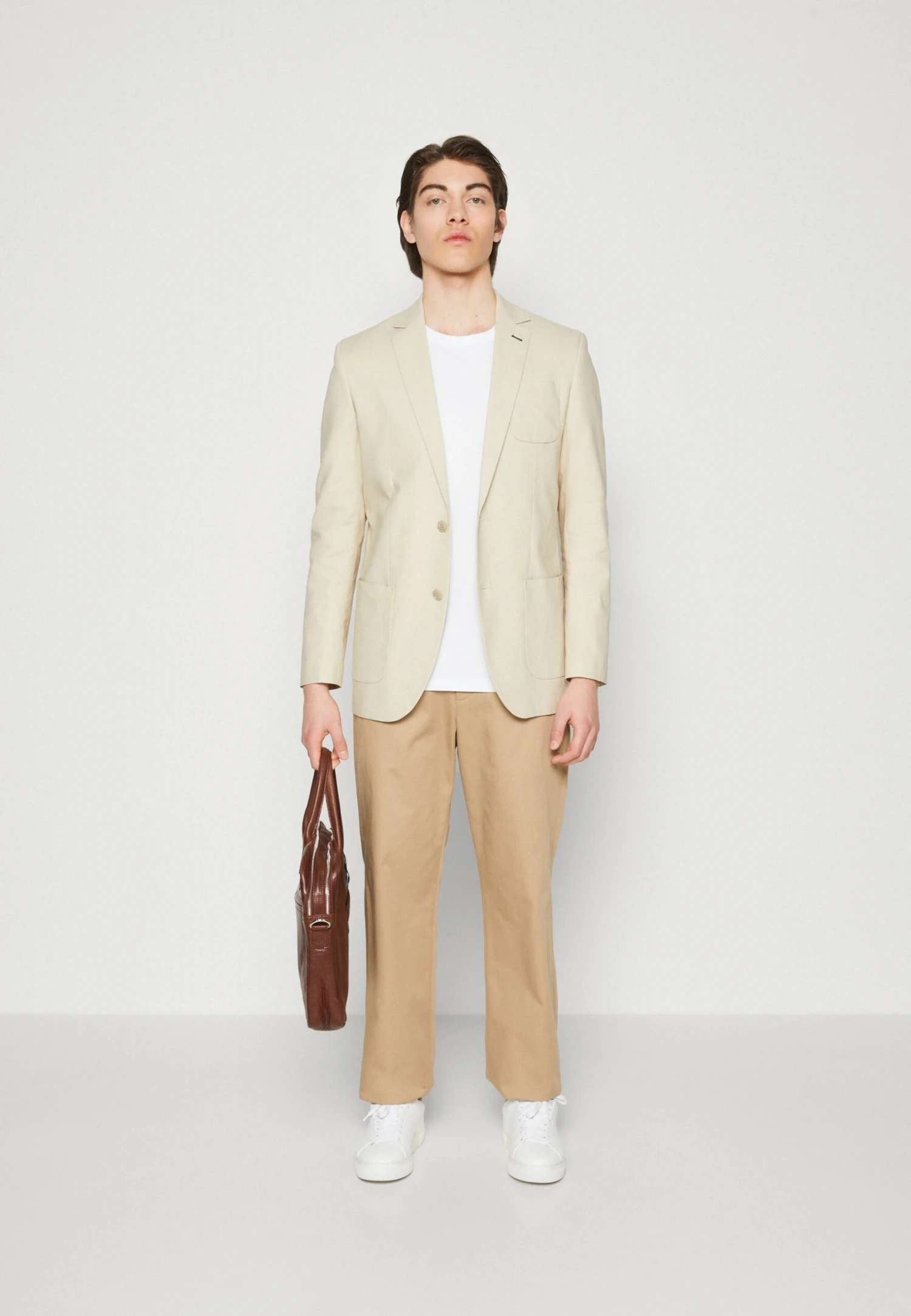 Moderne Klaer -Moderne Klaer d0e0ebc841014f8d90f130334bba9200 scaled