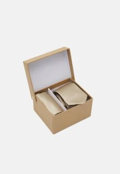 Pier One Set - Lommetørkle - Beige -Moderne Klaer dae22eb1283541c98e7012d1c86f16c1