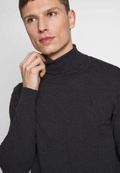Pier One 2 Pack - Basic Turtleneck - Strikkegenser - Black/Mottled Dark Grey 13 Pier One 2 Pack - Basic Turtleneck - Strikkegenser - Black/Mottled Dark Grey -Moderne Klaer dae9b7478ecf4c01b32d63f49f06051a