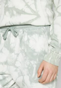 Pier One Shorts - Green -Moderne Klaer ddfcbbe17eeb496298c7947389116599