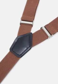 Pier One Set- Andre Accessories - Brown -Moderne Klaer e6255cad1dda491a818caf178ee77354