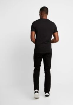 Pier One T-Shirts Med Print - Black 10 Pier One T-Shirts Med Print - Black -Moderne Klaer ee8af05e410f47e99a7bef60e25a11f8