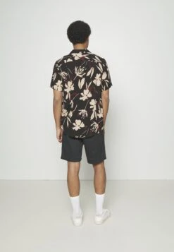 Pier One 2 Pack - Shorts - Olive/Black -Moderne Klaer fd44b737848c4df581a8294c3b8851b1