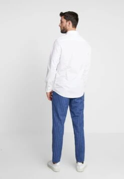 Pier One 2 Pack - Finskjorte - White -Moderne Klaer fe3882eaf28b48838ea76cbb4b0ad904